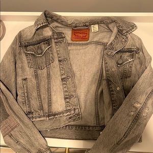 levi’s cropped denim jacket
